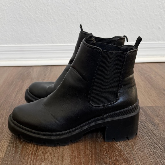 Chunky Black Chelsea Boot - Women's Stylish Ankle Boot - Picture 5 of 5